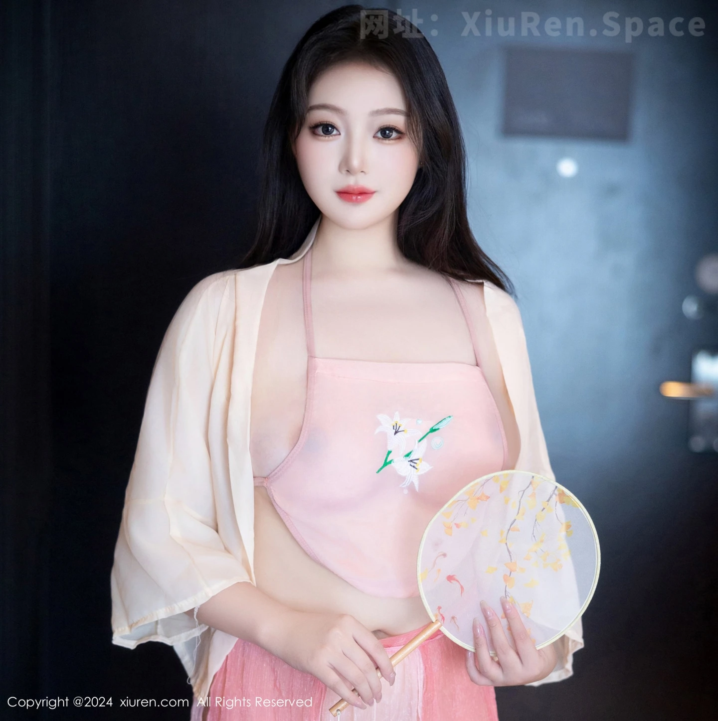 图片[3]-[XiuRen秀人网] VOL.9211 模特潘多拉哦私房性感粉色古装服饰秀翘臀美腿惹火诱惑写真59P-秀人网官方网站